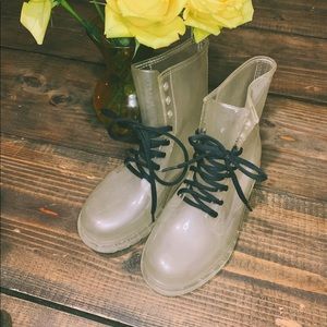 Jelly combat boot